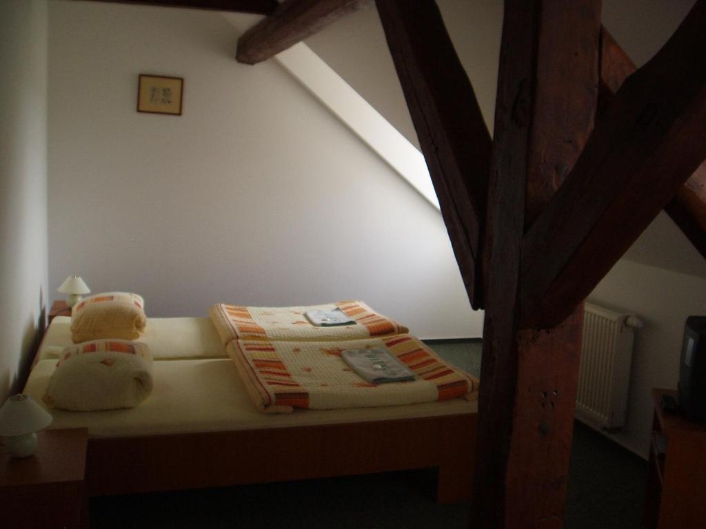 Restaurace A Penzion Ceska Hospoda Heřmanice Rom bilde